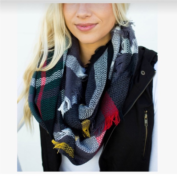 🛷Olivia and Jane🛷Charcoal plaid infinity scarf - Picture 1 of 5